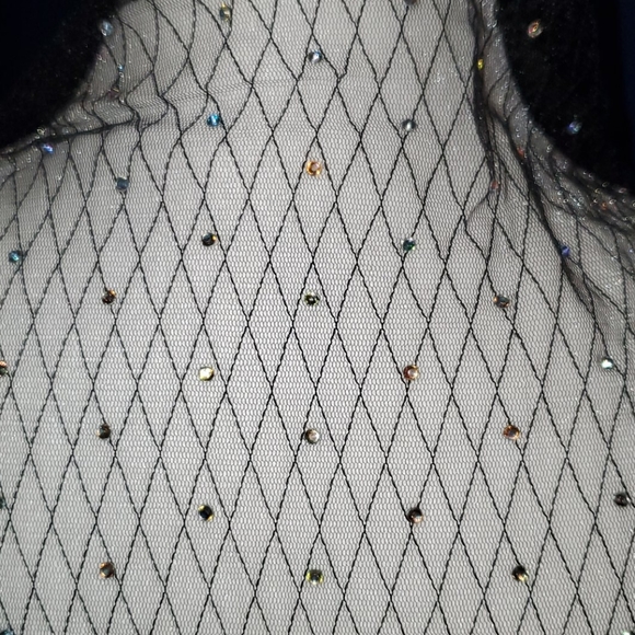 Mesh top with sparkle - Picture 3 of 6